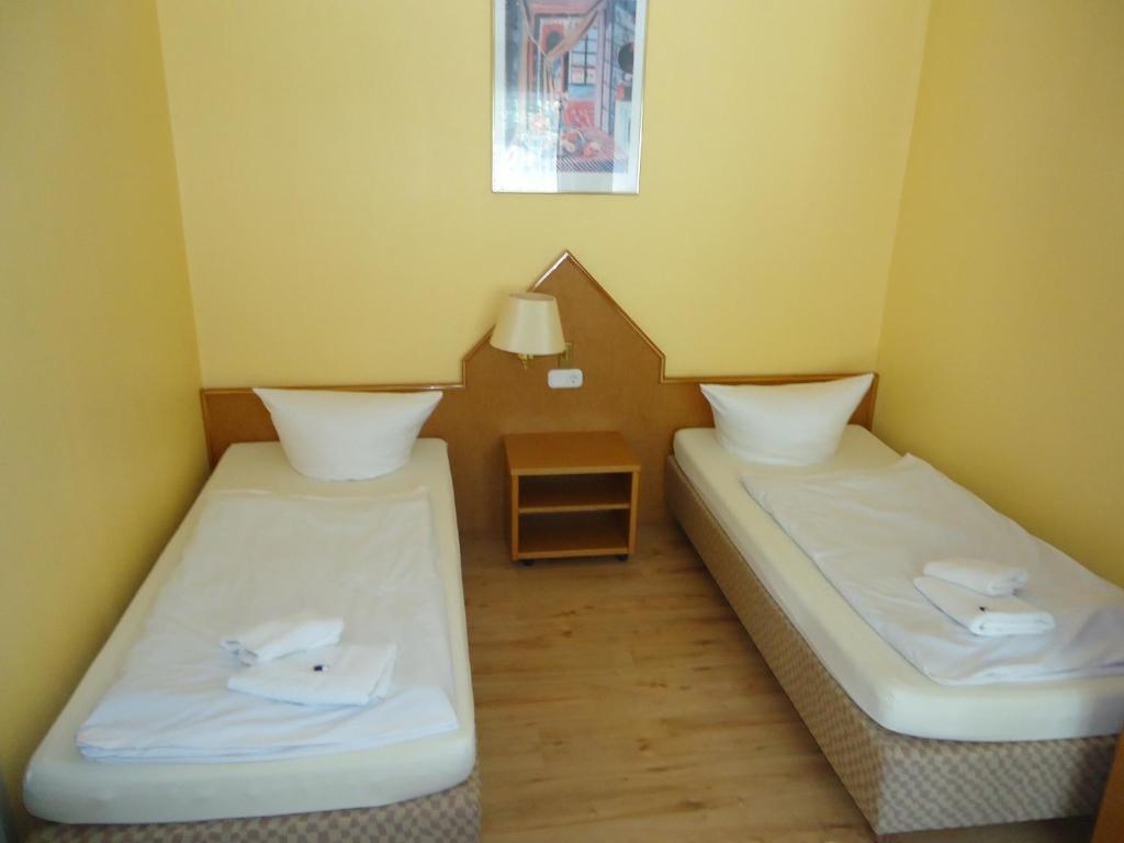Hotel Ottersleben Magdeburg Oda fotoğraf